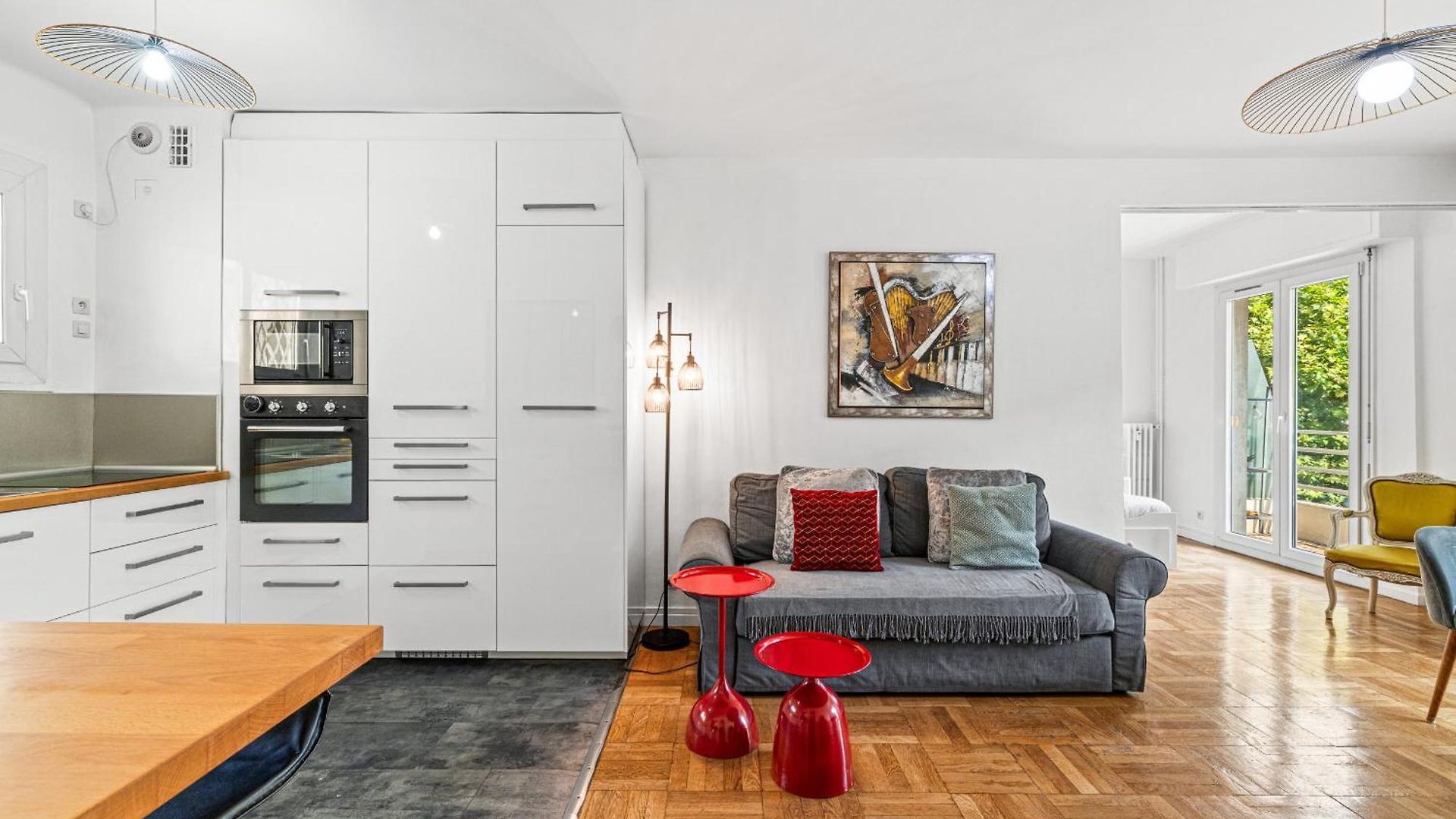 Apartment Comfortable & Bright 2 Bedroom Nice