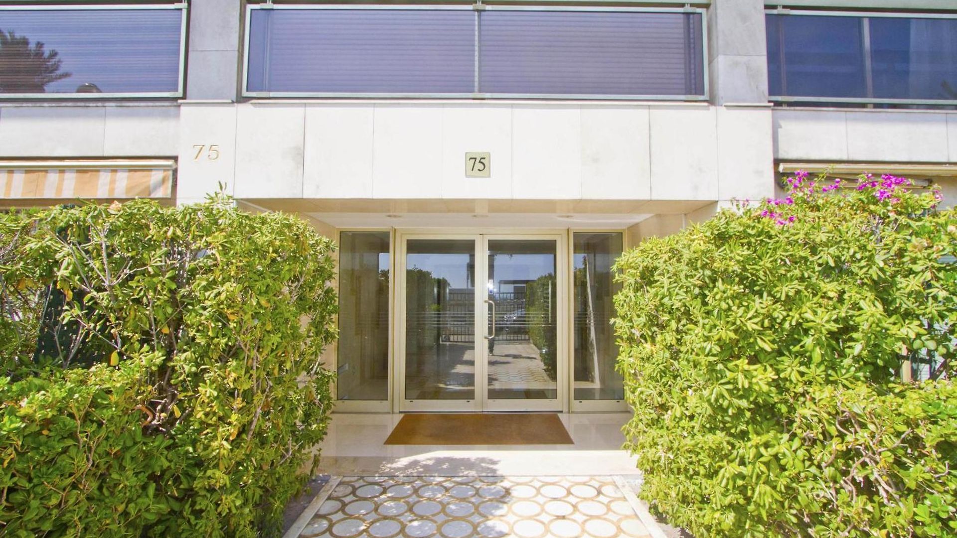 Apartment Sea Front Pearl Promenade France *