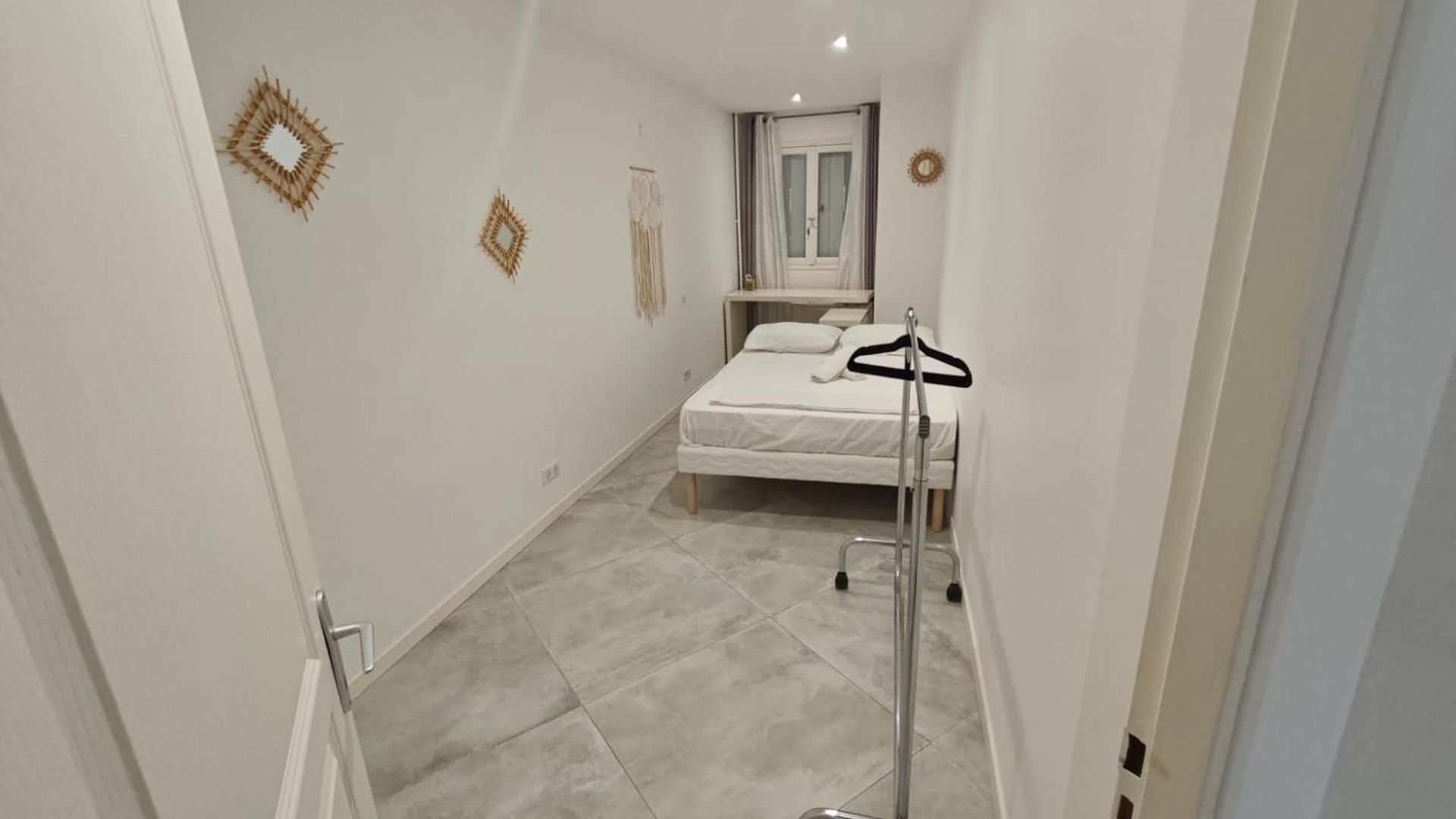 2 Calme & Lumineux Proche Tram Apartment *