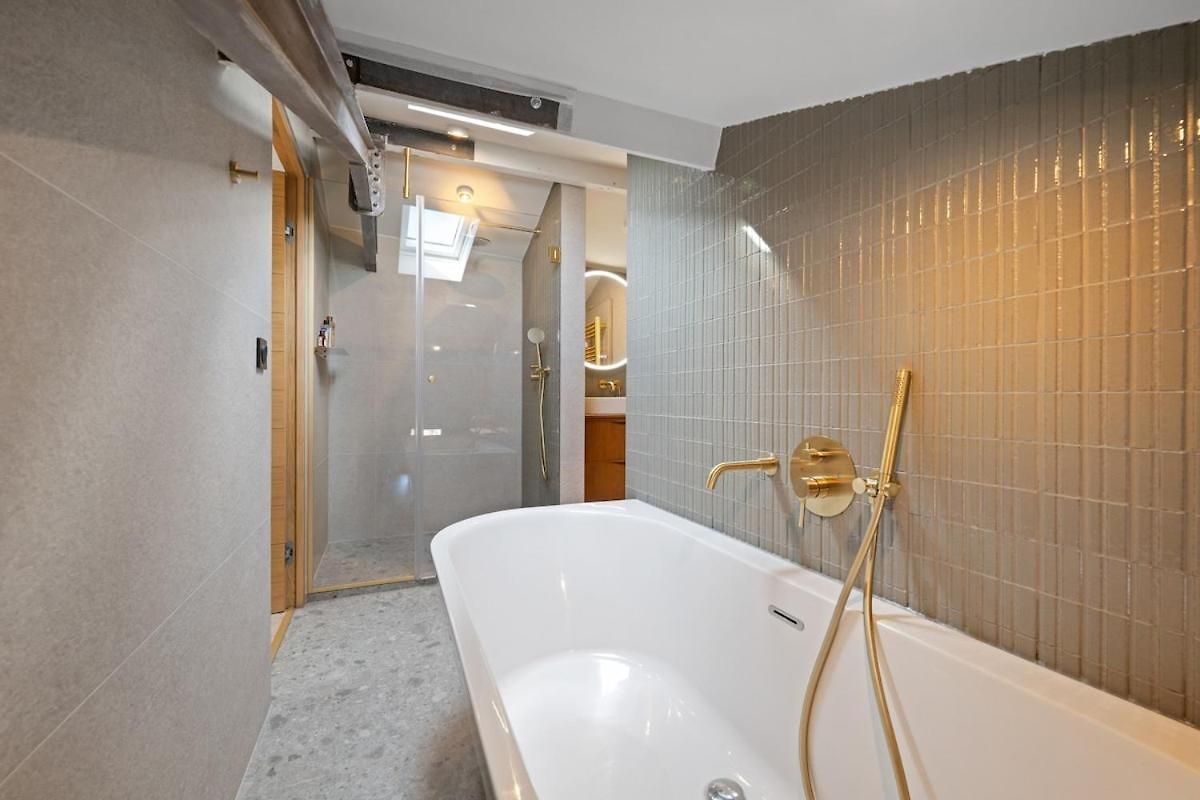 Garibaldi Elegant Duplex With A Soothing View Ac