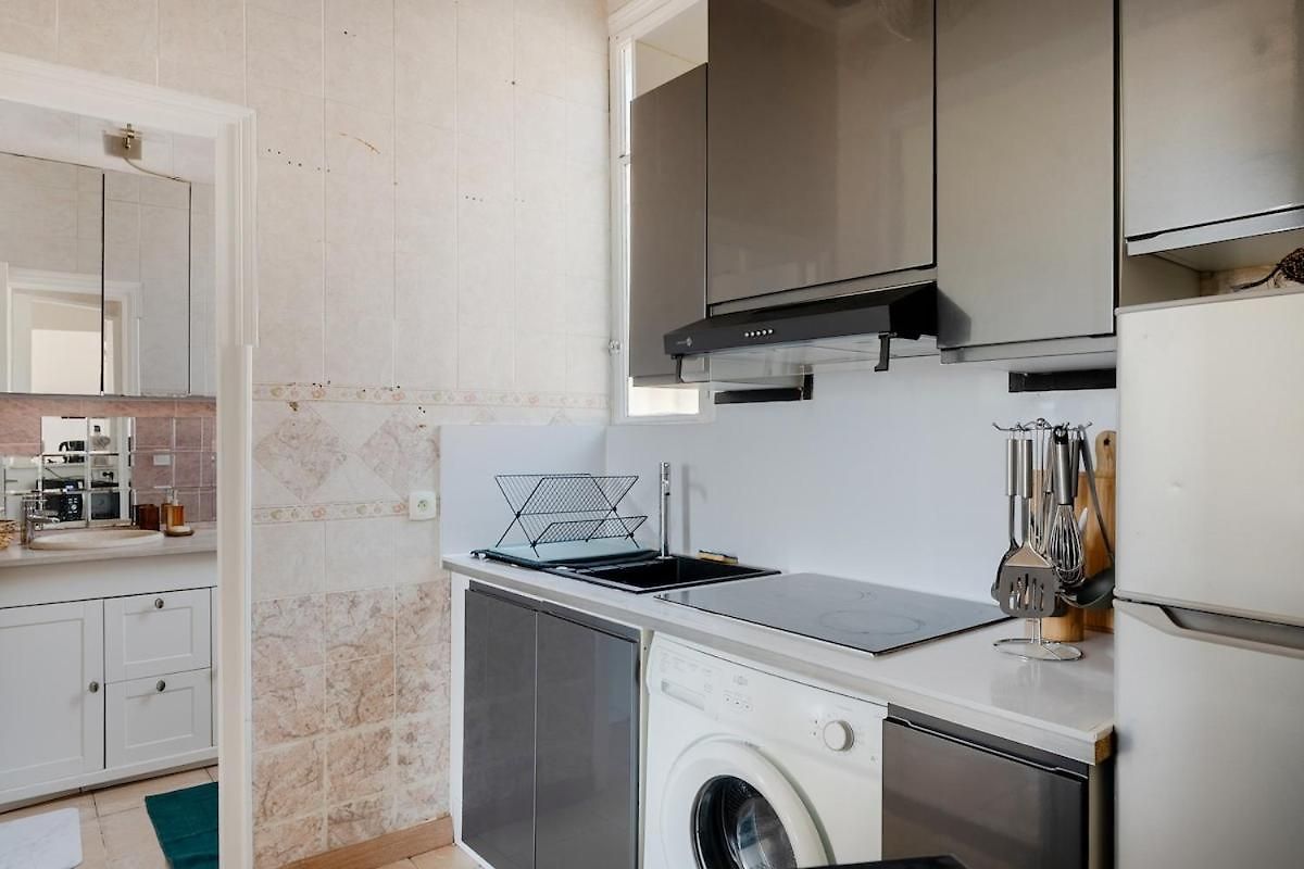 Charming House With Sea View In Nice