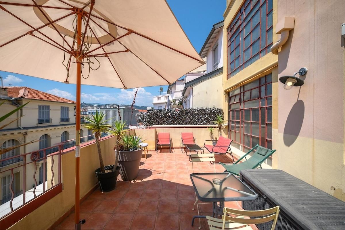 Bright & Cosy W Terrace Ac Apartment Nice