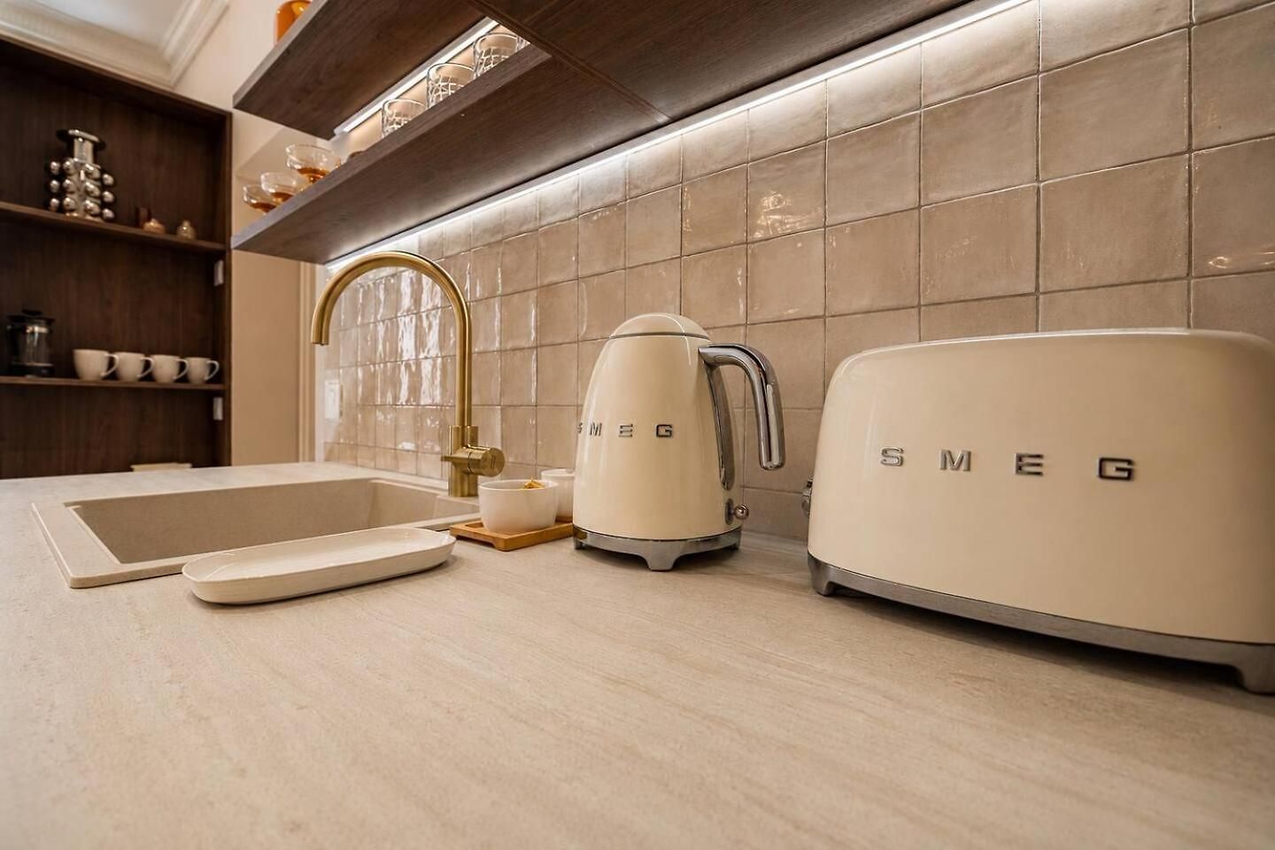 Old - Luxury New 5br - Sleeps 12 - Ac Apartment *
