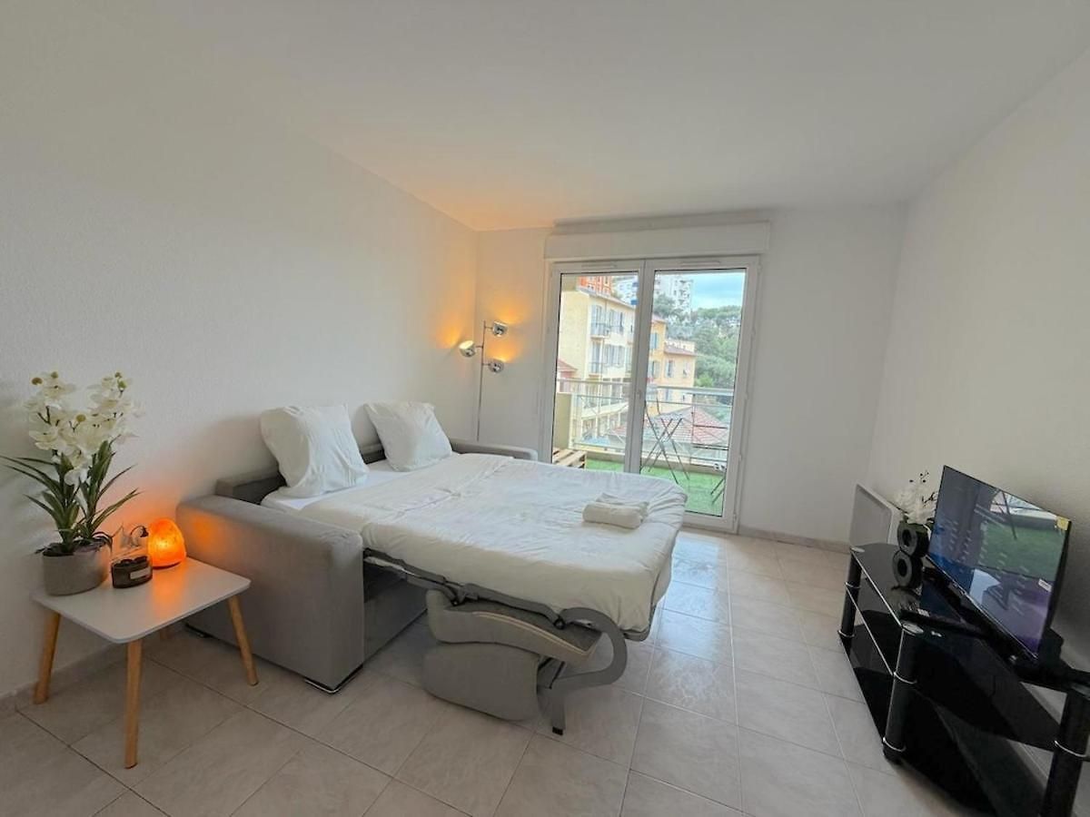Apartment Charming Cozy With Sunny Balcony