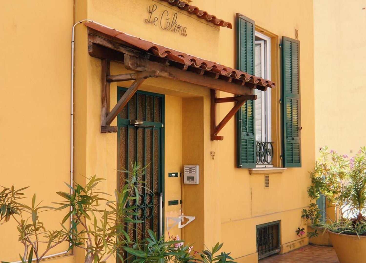 Charming Studio, Balcony With Garden View, Liberation Apartment Nice