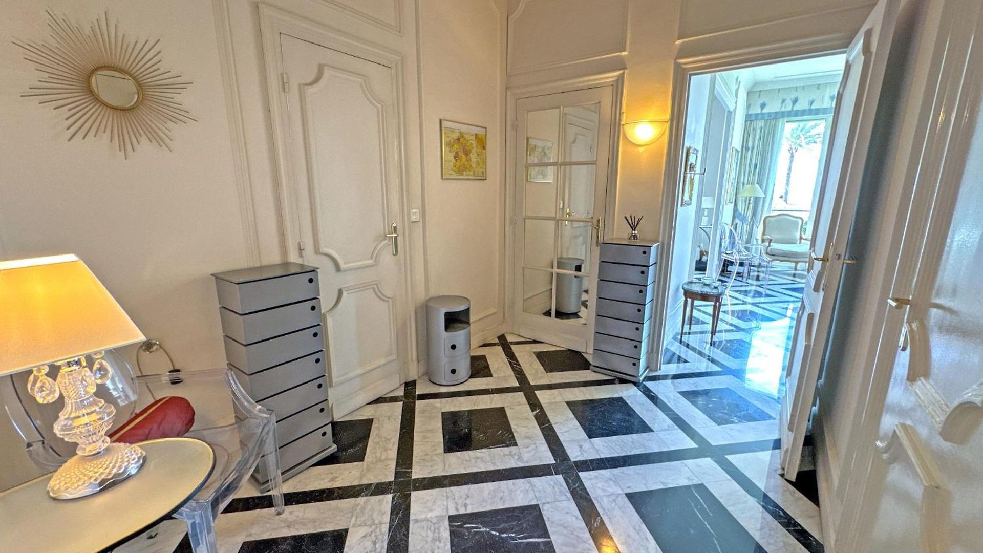 Rare Seafront Garden On Promenade Apartment *