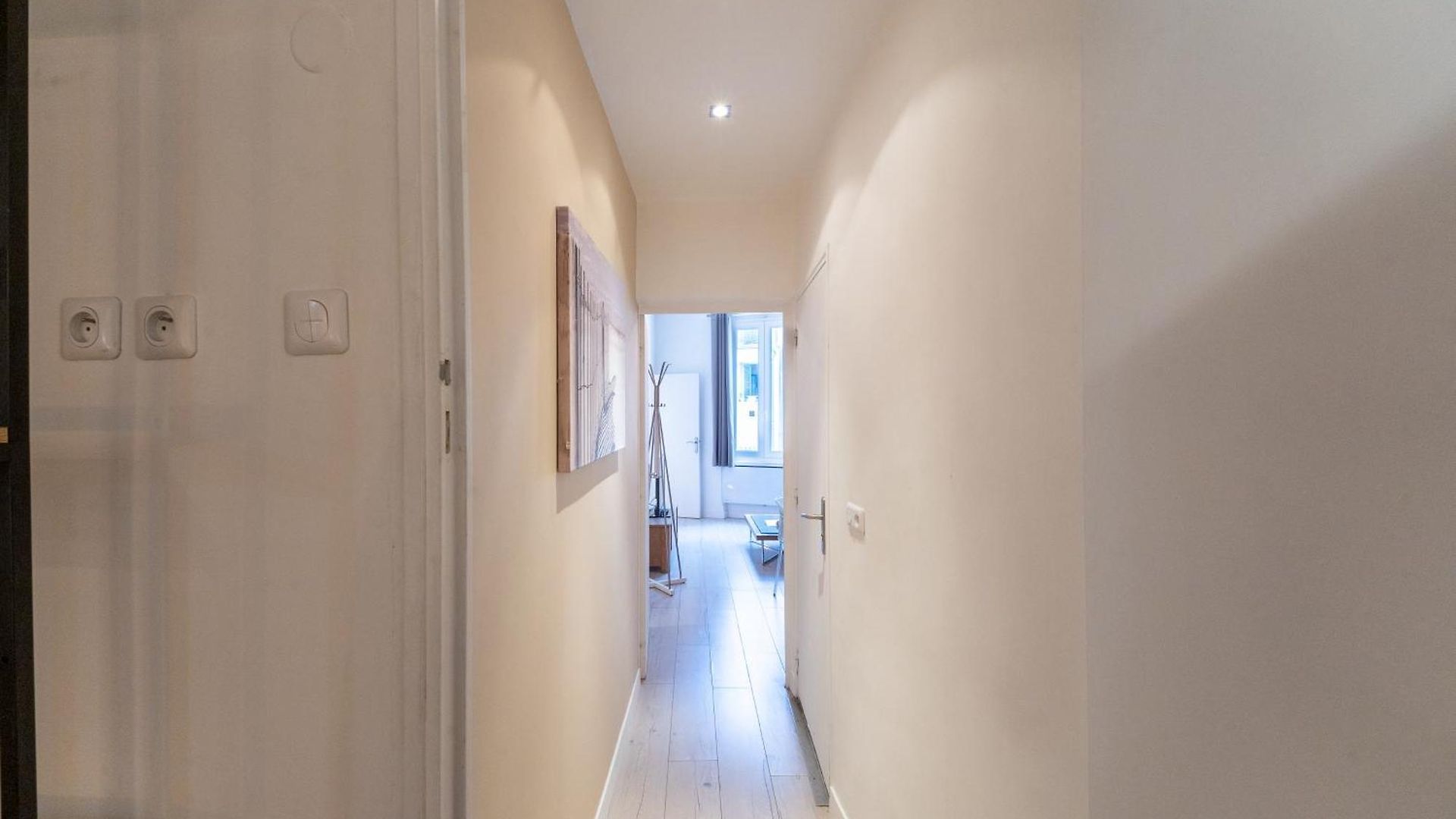 Old Town Nice, 2 Bedrooms & 2 Bathrooms,quiet, Ac For 4 People *