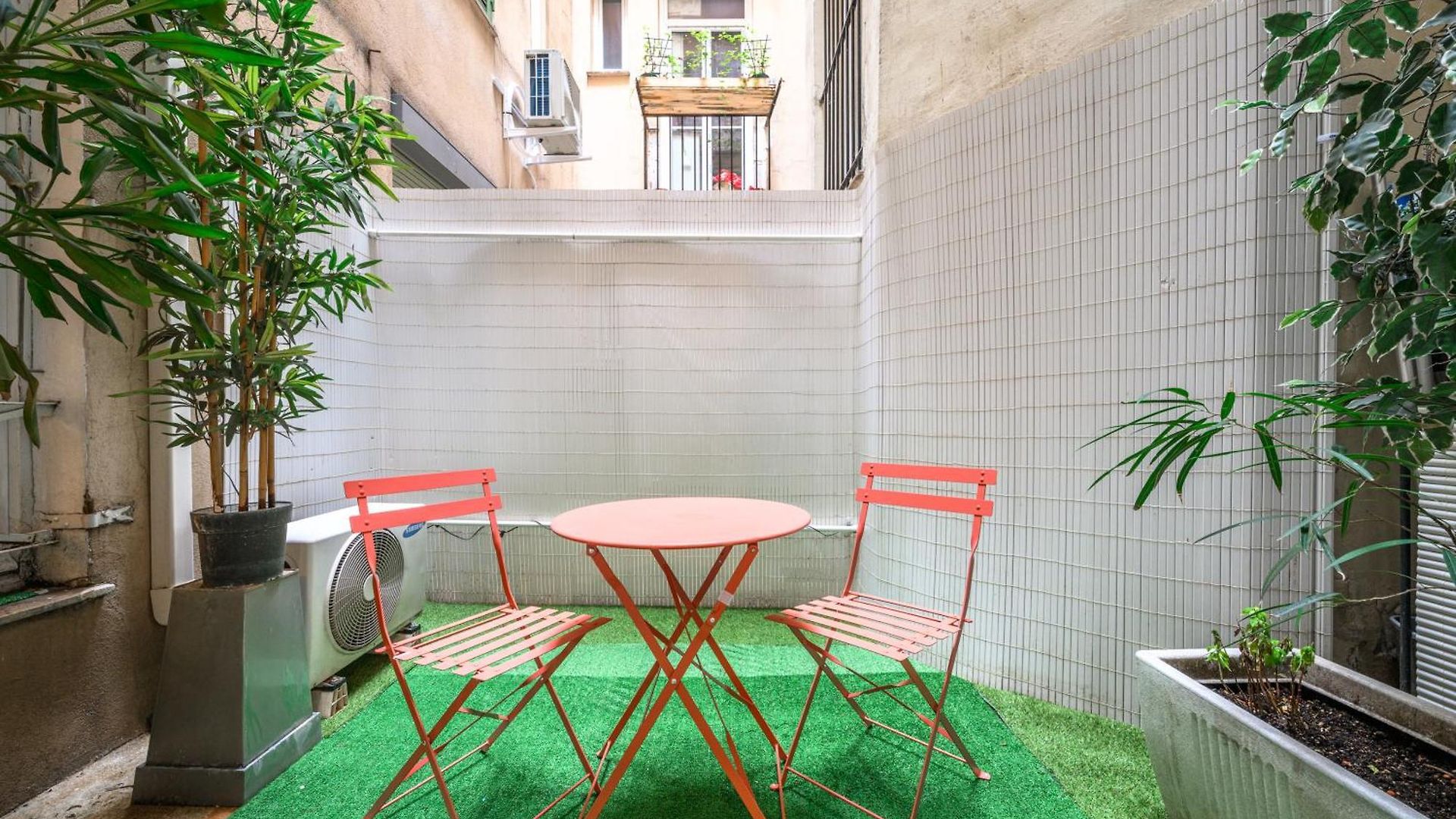 Charming & Comfortable - Near The Port / Parking * Nice