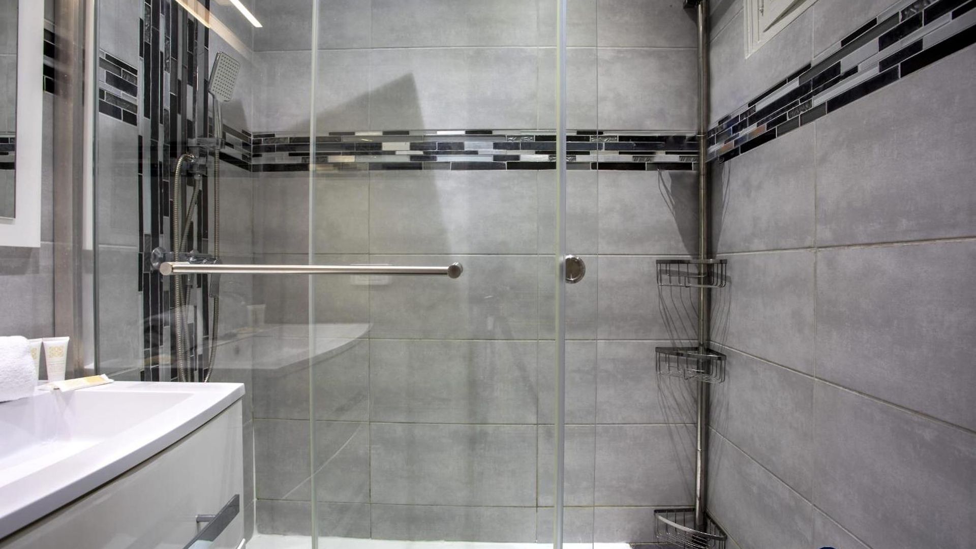 Apartment Air-conditioned In The Republique District *