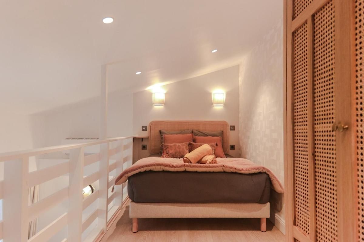 Loft 4 - Center - 2-room Mezzanine Apartment