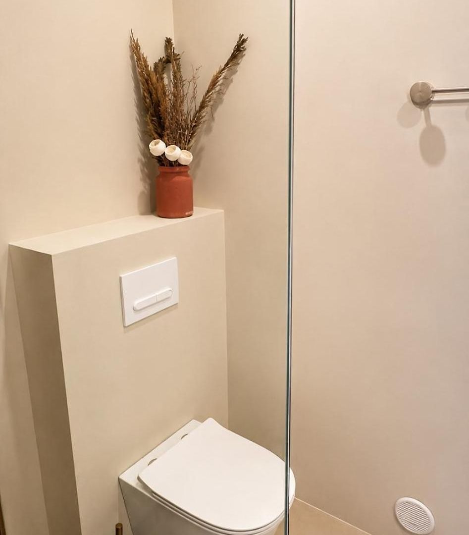 Completely Renovated 2 Minutes From The