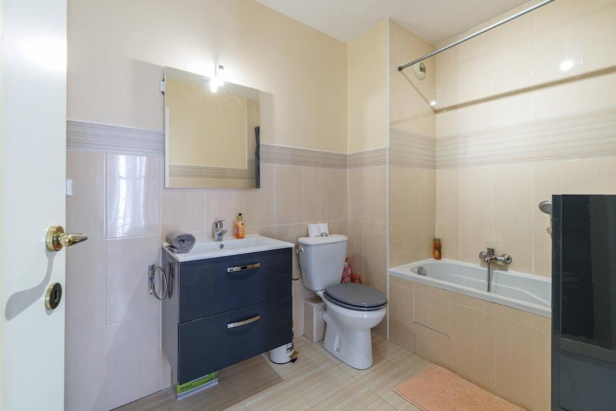 Apartment Bright With Balcony Port De