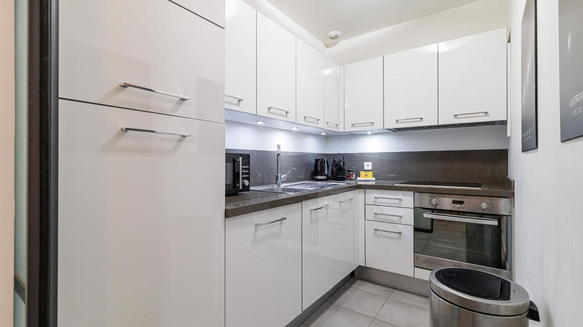 Charming 1 Bdr In The Center * Nice