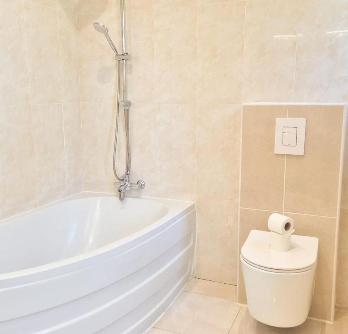 Apartment T4 Moderne Climatise - Parking Prive- Terrasse - - *