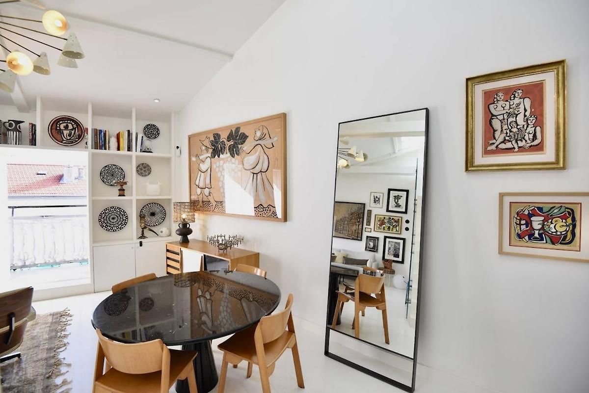 Signature Magenta Apartment