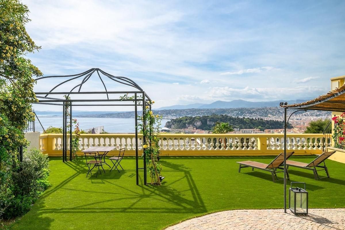 Wonderful Panoramic View With Ac