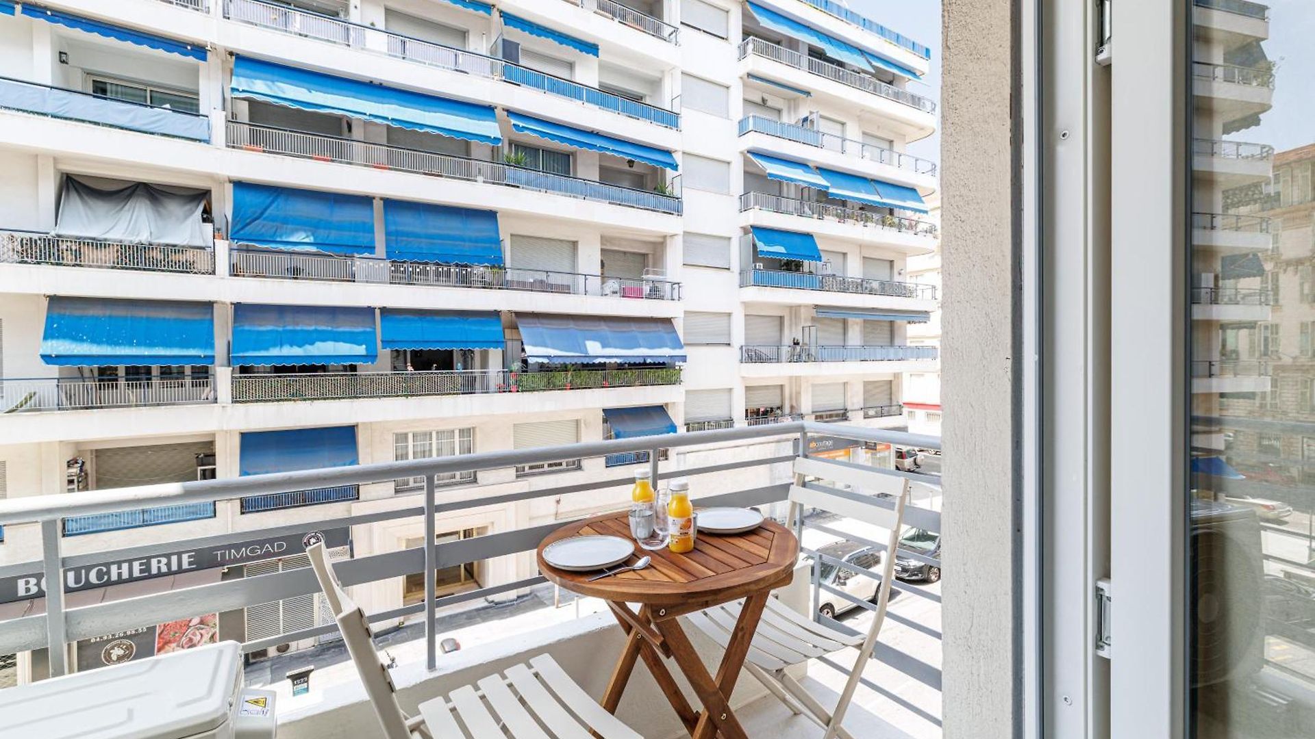 Apartment Fully Renovated 2-bedroom *