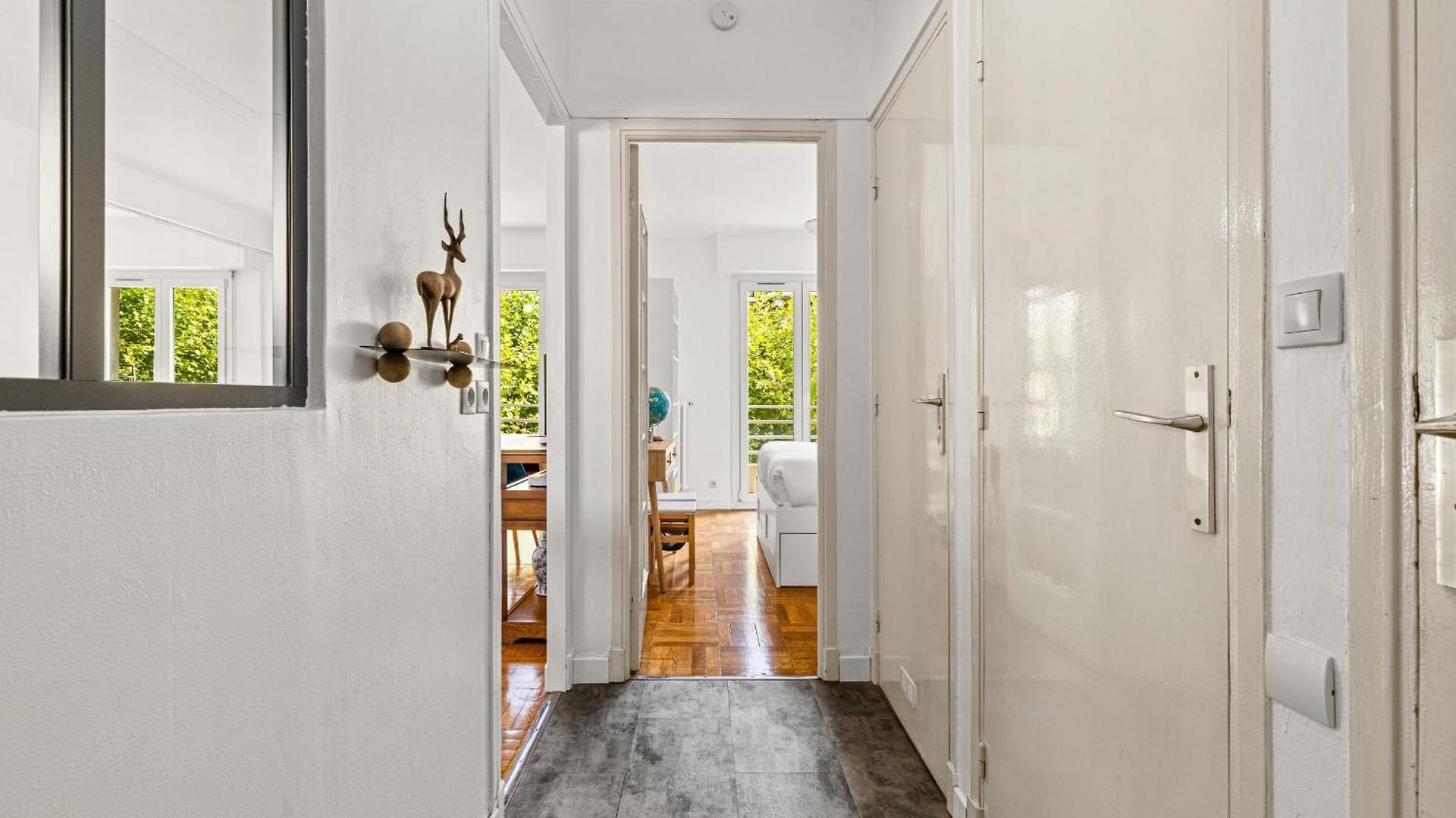 Apartment Comfortable & Bright 2 Bedroom *
