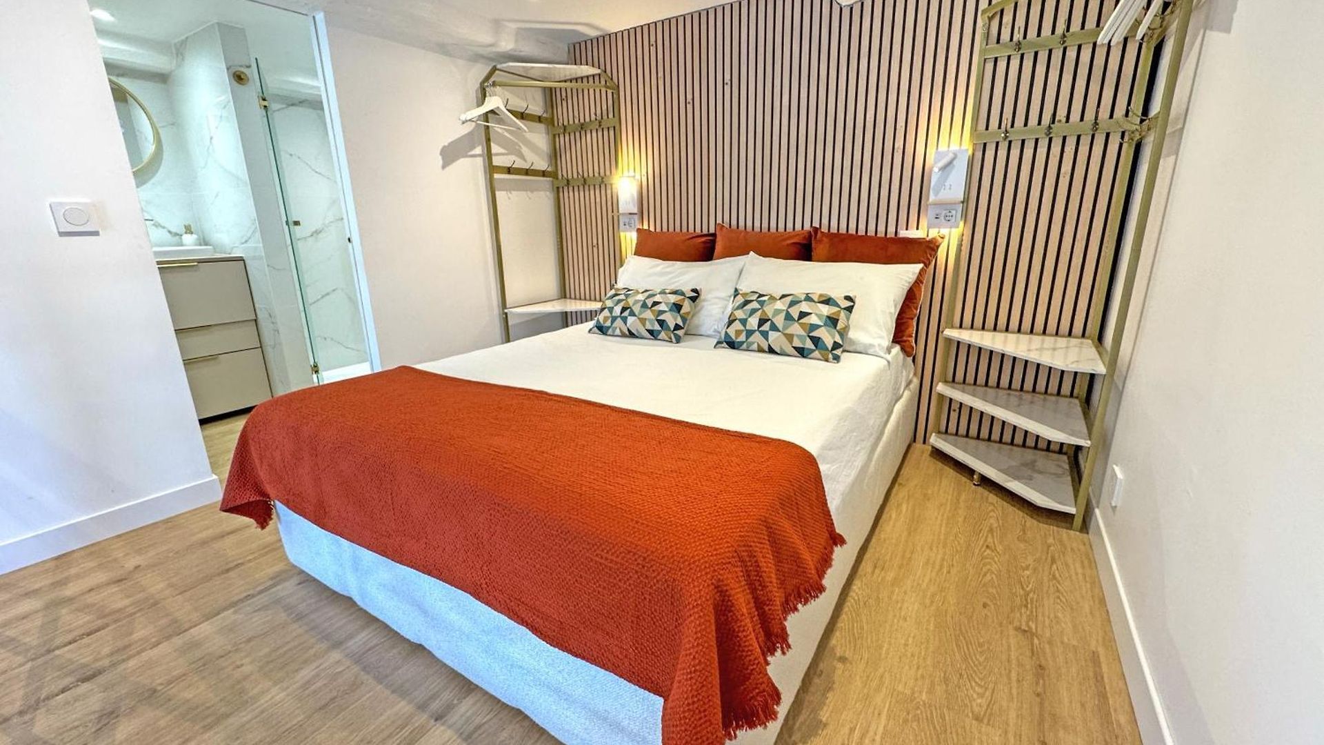 Elegant Seafront Loft Old Town *