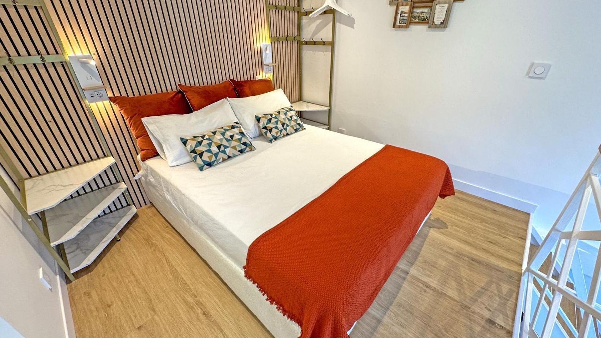 Apartment Elegant Seafront Loft Old Town