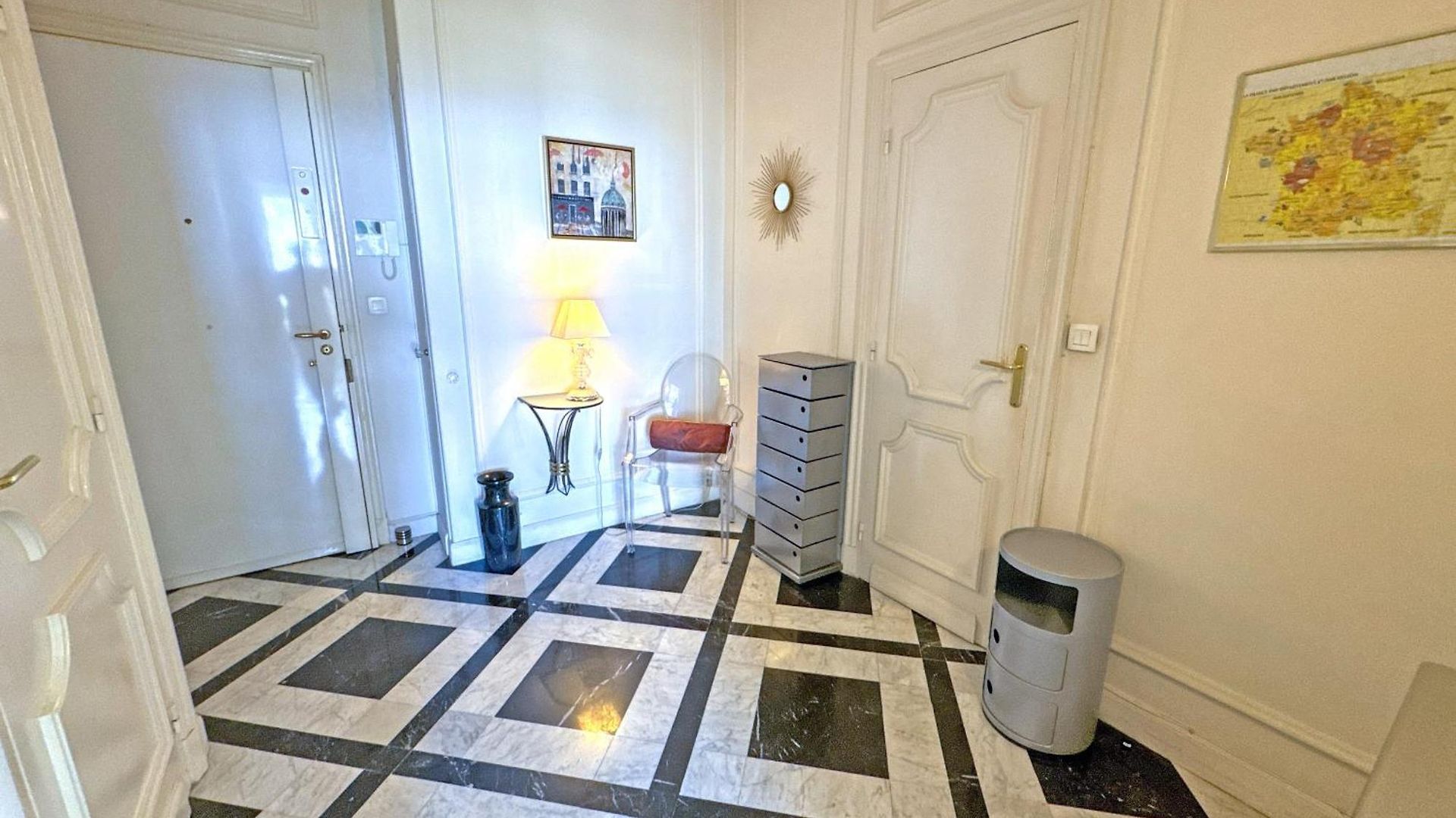 Rare Seafront Garden On Promenade Apartment