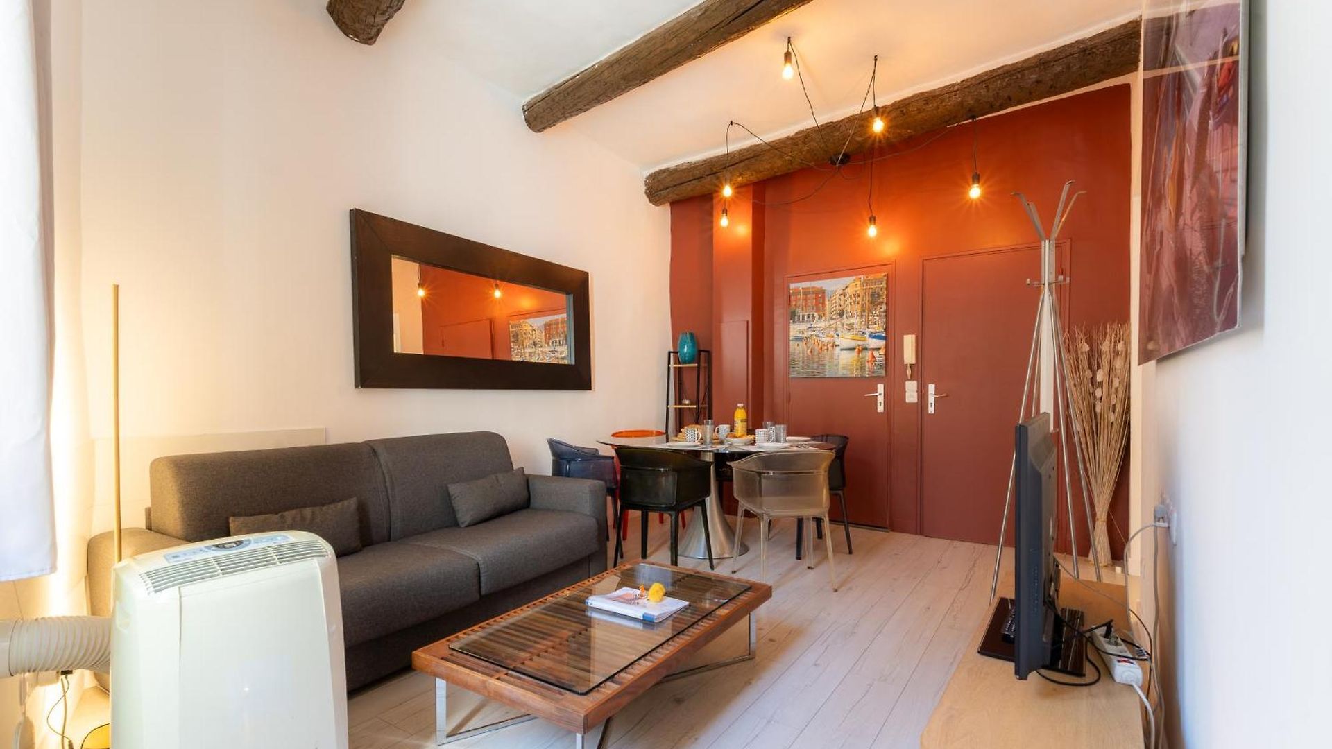 Old Town Nice, 2 Bedrooms & 2 Bathrooms,quiet, Ac For 4 People Apartment Nice