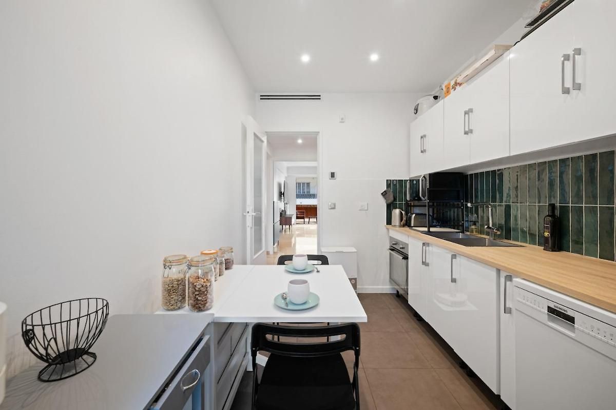 Apartment 110 M2 Family, 3 Bedrooms Ac And Terrace 8 Min Away Nice
