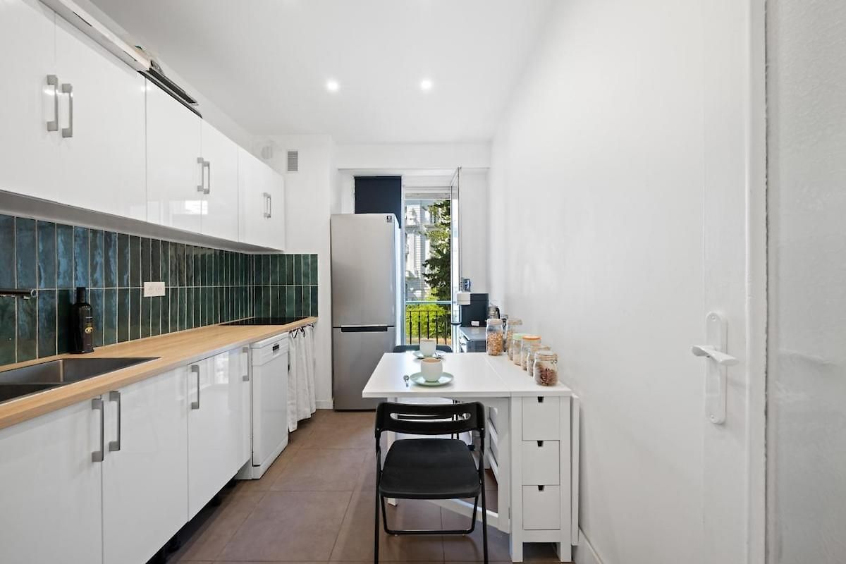 110 M2 Family, 3 Bedrooms Ac And Terrace 8 Min Away * Nice
