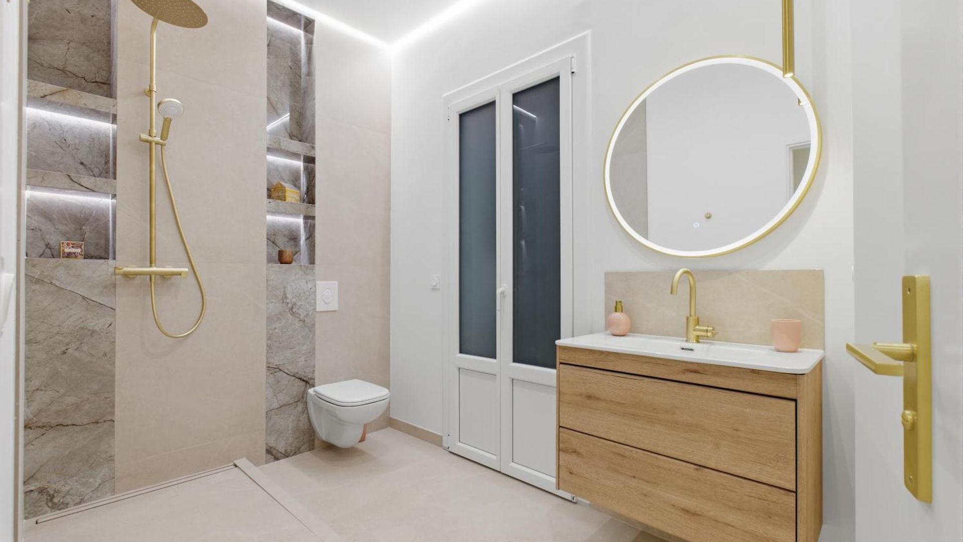 Apartment Place Du Palais Nice