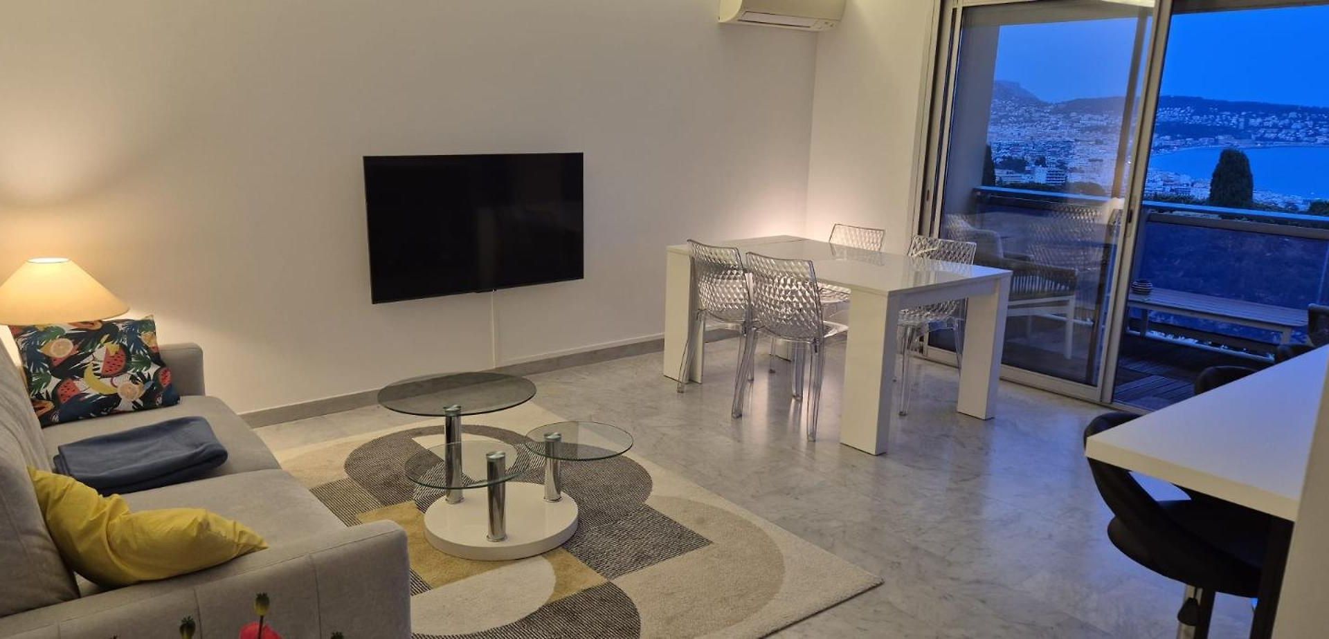 Wonderful View - 2br Fabron - Parking Apartment *