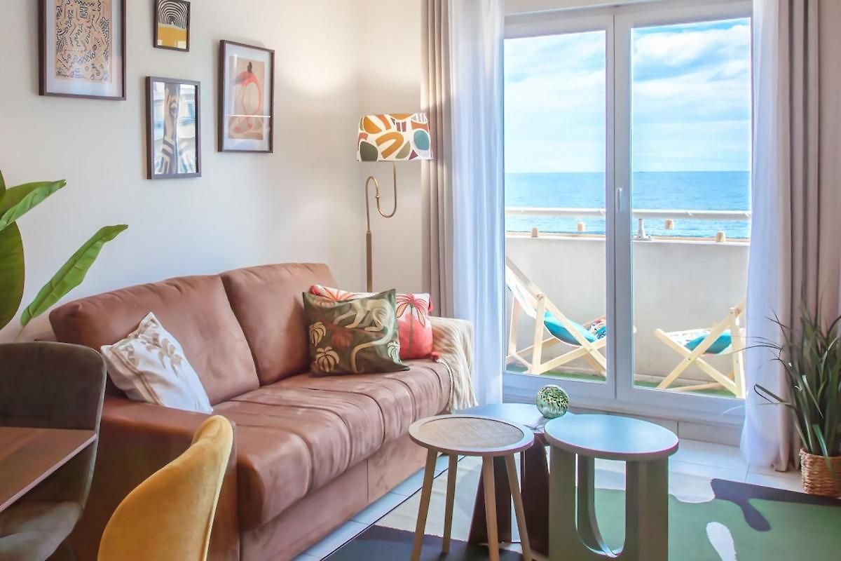 Modern 2-bedroom Sea View, Air Conditioning, Balcony Nice