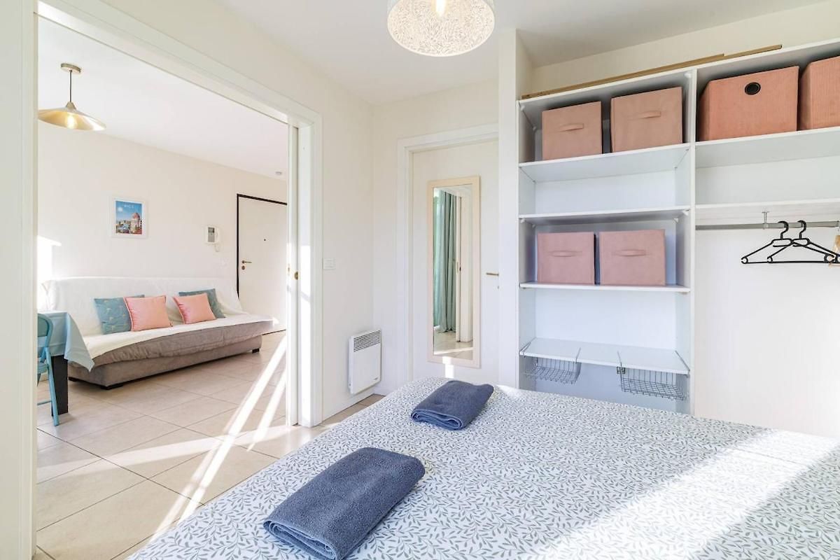 Apartment Bright With Balcony Port De Nice