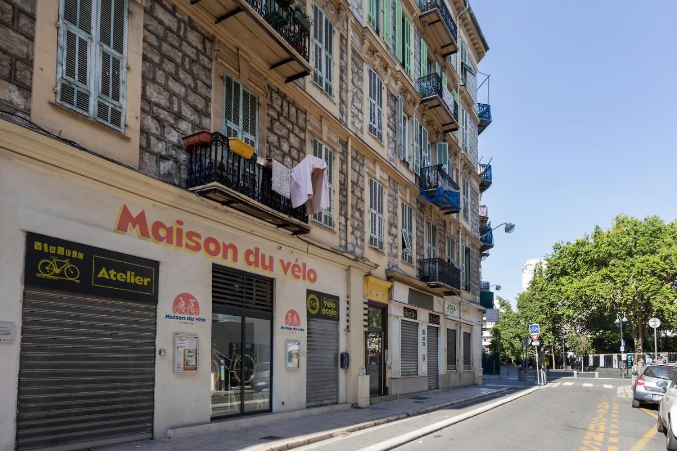 Apartment Hyper Centre De 2p Renove Emplacement Ideal *