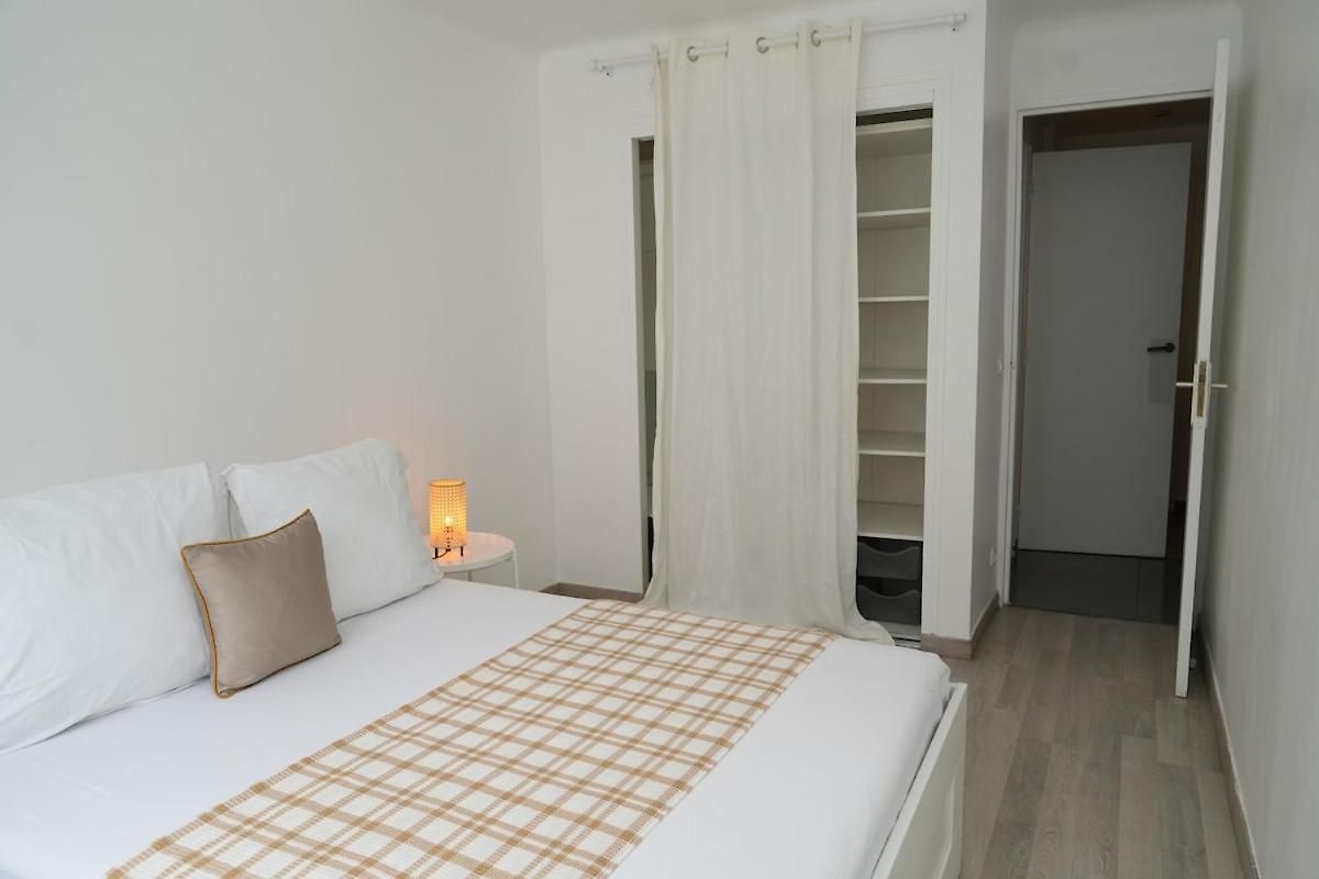 Apartment Joli T3 Proche Mer,climatise,parking Prive, Wifi Nice