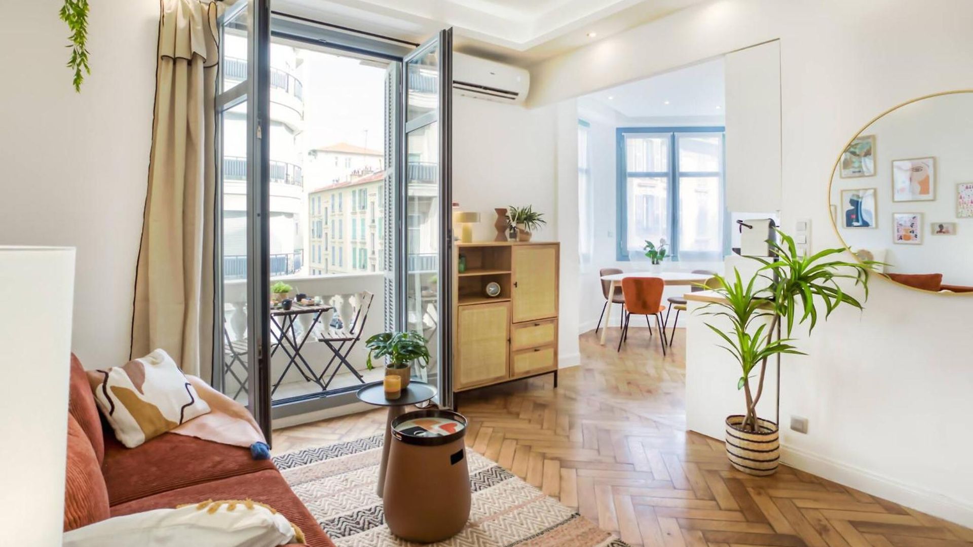 L23 Staywizus - 1 Bdr Shakespeare 2 Balconies - Clim & Wifi * Nice