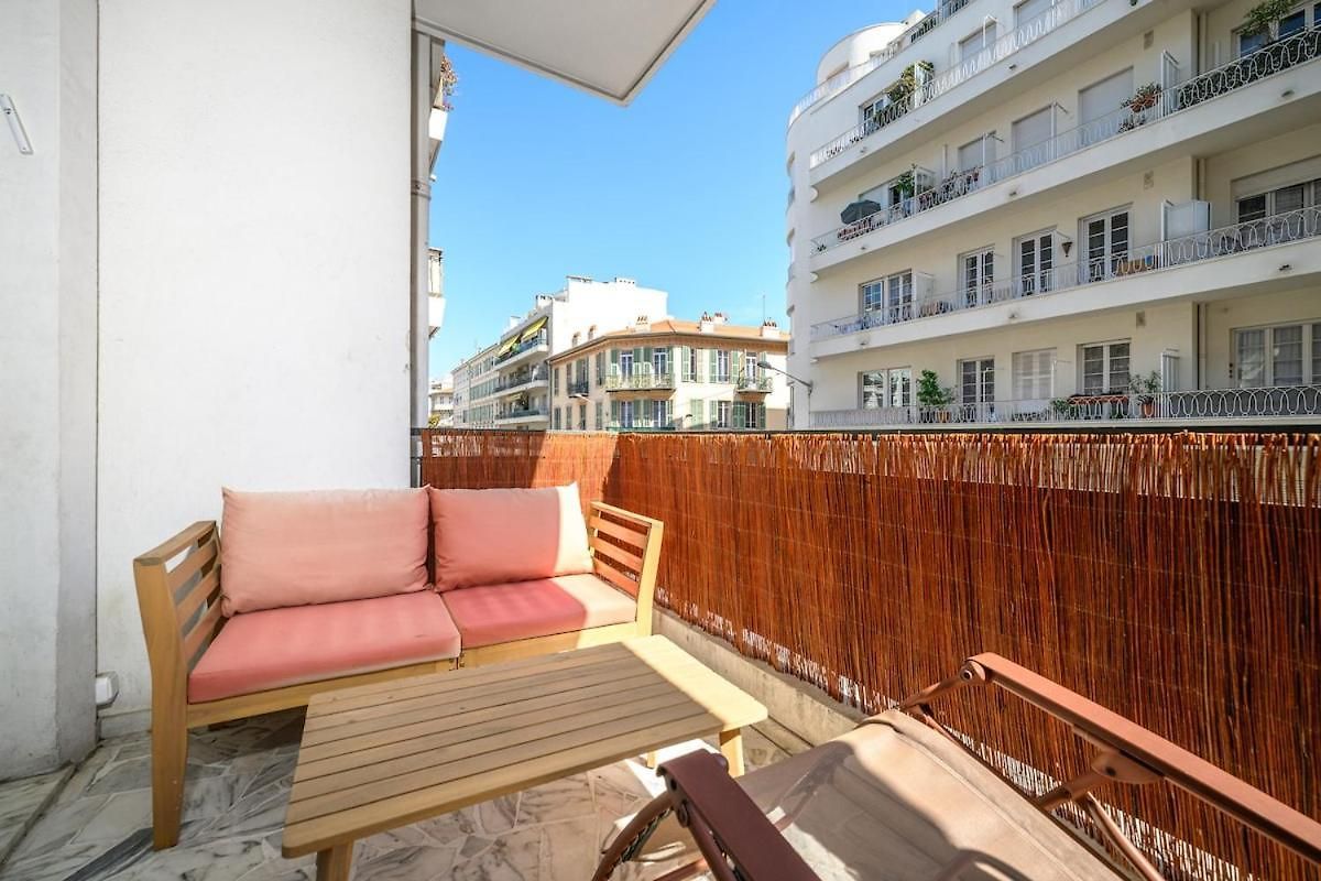 Apartment 110 M2 Family, 3 Bedrooms Ac And Terrace 8 Min Away *