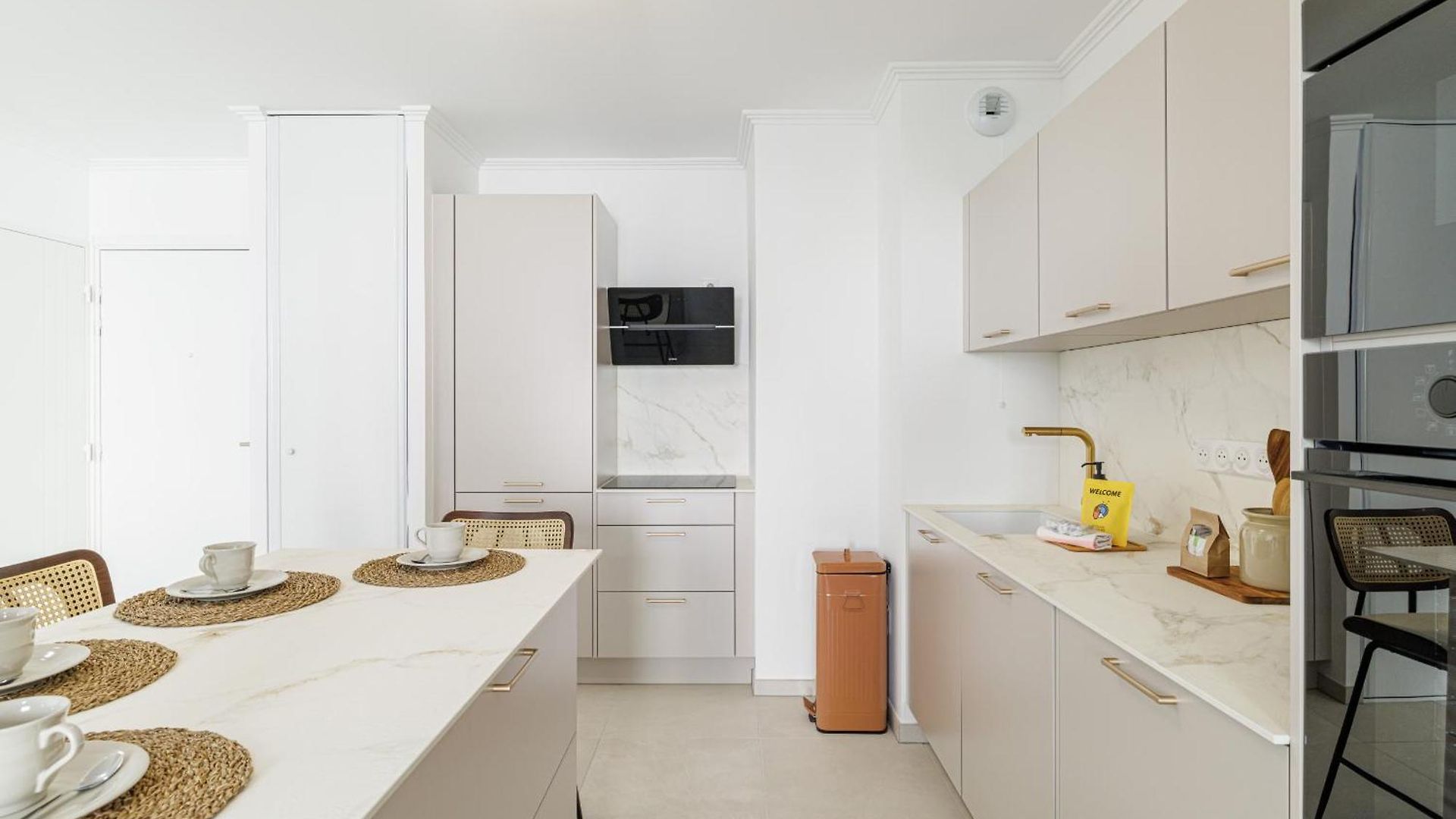 Apartment Quiet & Pretty 1 Bdr In The Center Nice