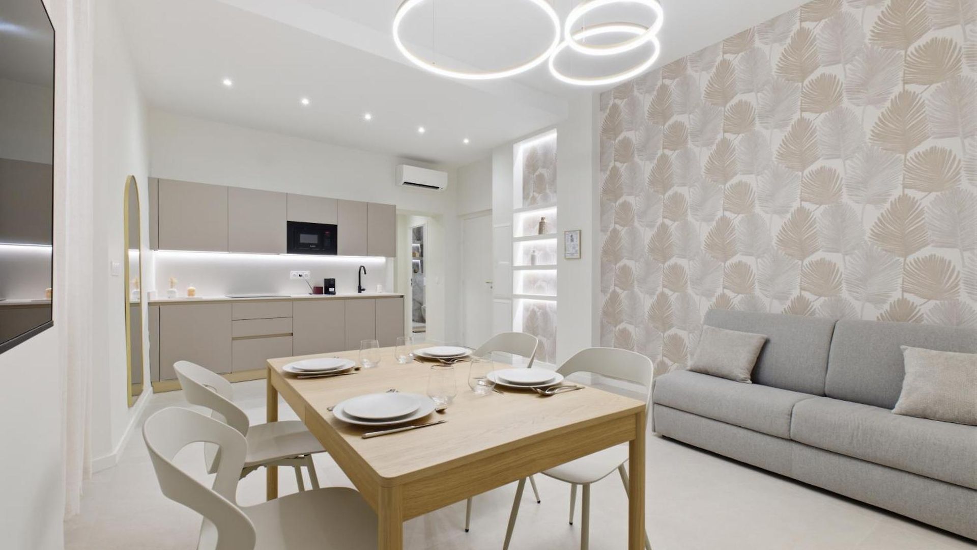 Apartment Place Du Palais Nice
