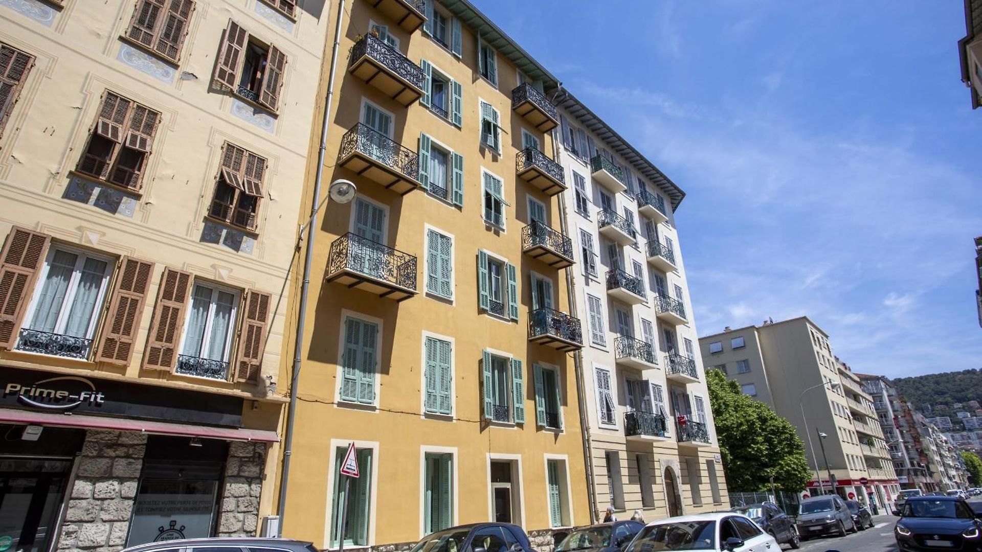 Apartment Air-conditioned In The Republique District