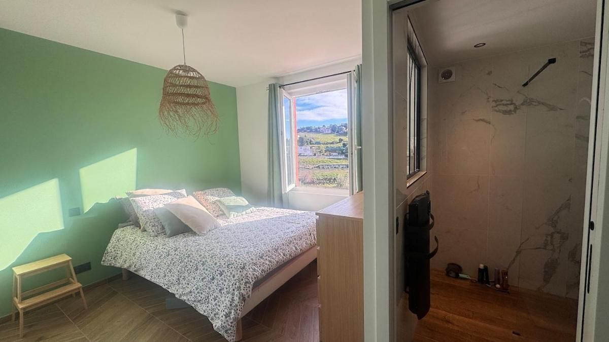 Nice, Collines, Chateau De Cremat, Villa, Jacuzzi Apartment