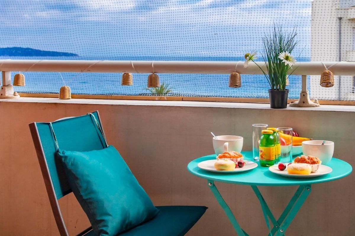 Apartment Modern 2-bedroom Sea View, Air Conditioning, Balcony *