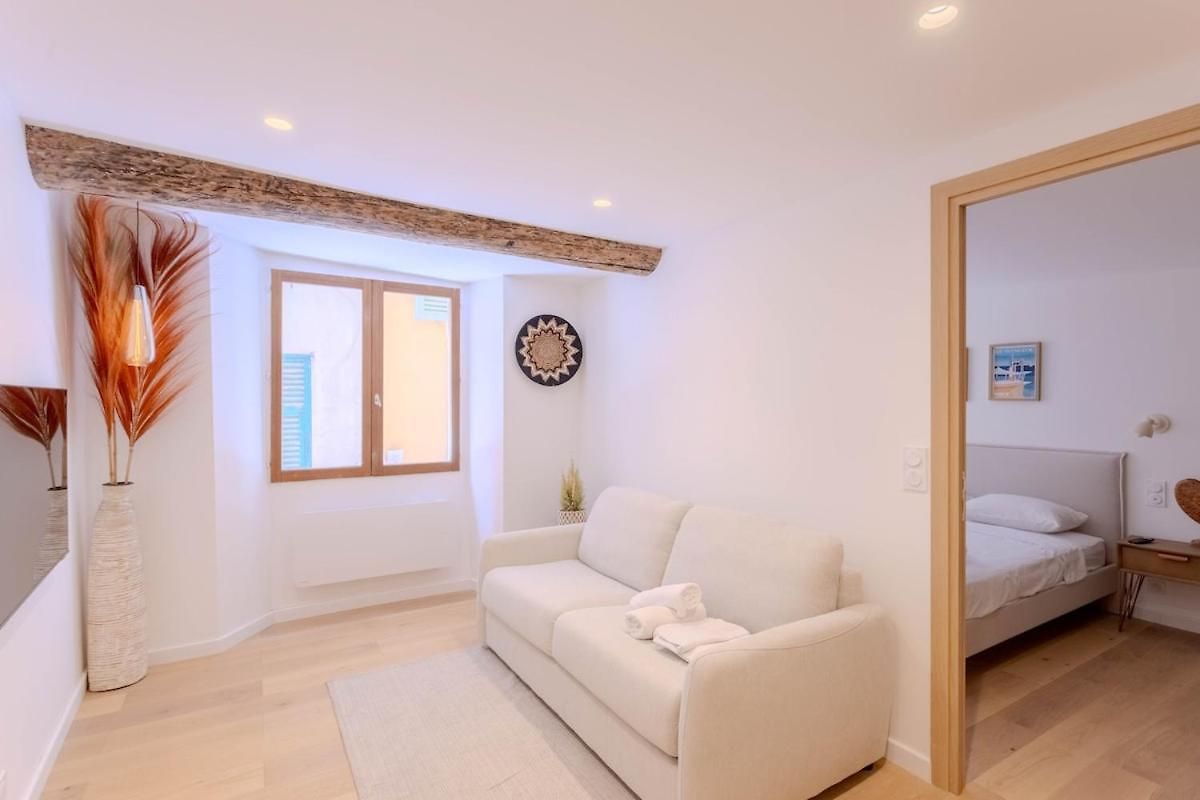 Apartment La Draperia - Patio & 2 Bedrooms - Vieux *