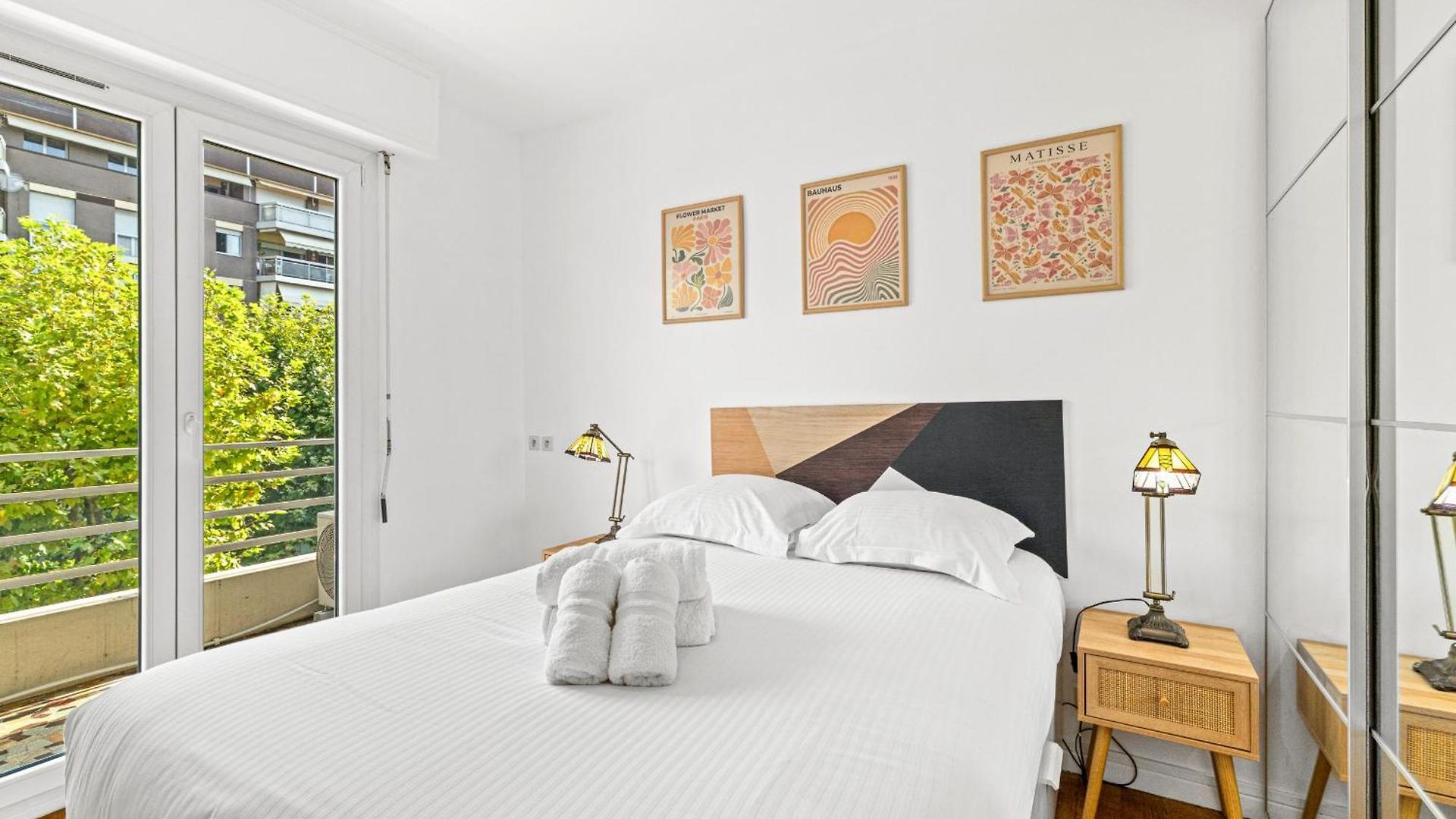 Apartment Comfortable & Bright 2 Bedroom *