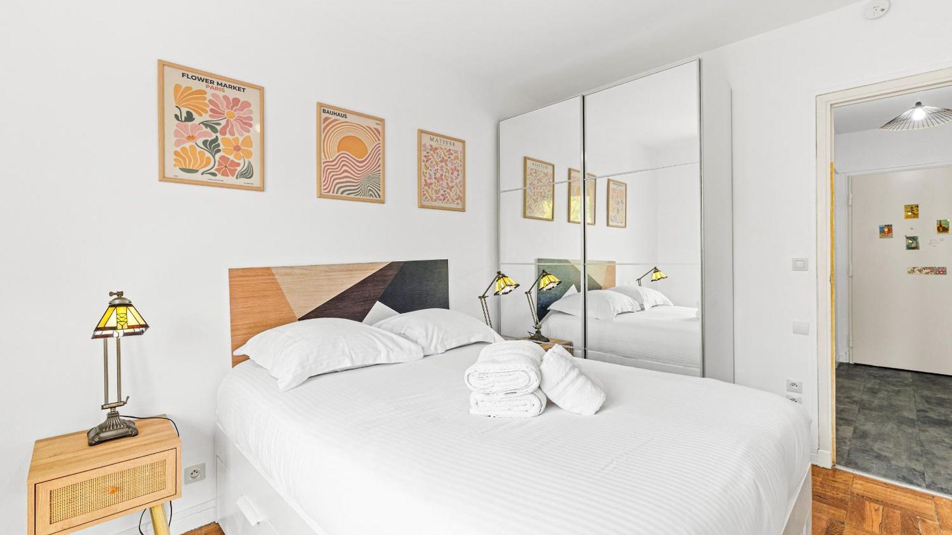 Comfortable & Bright 2 Bedroom