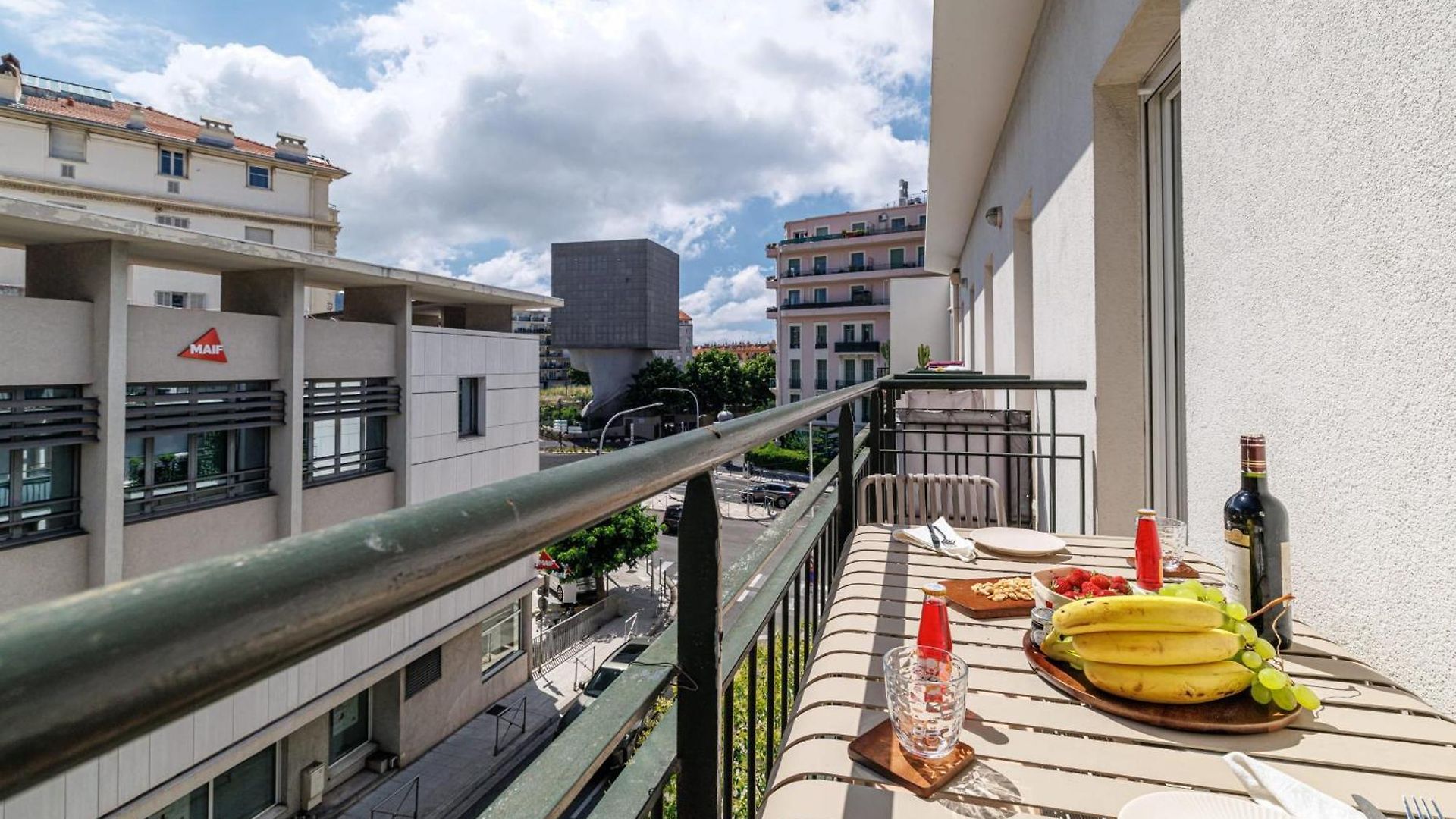 Carabacel - One Ac And Balcony Nice