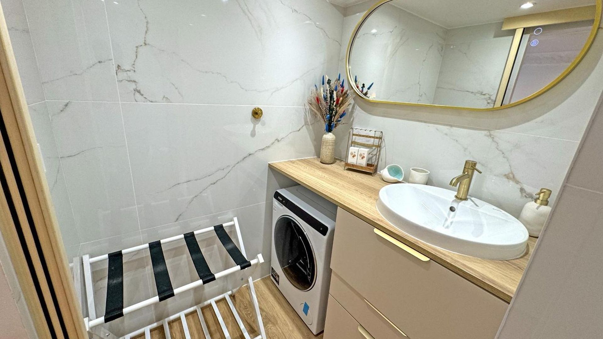Apartment Elegant Seafront Loft Old Town *
