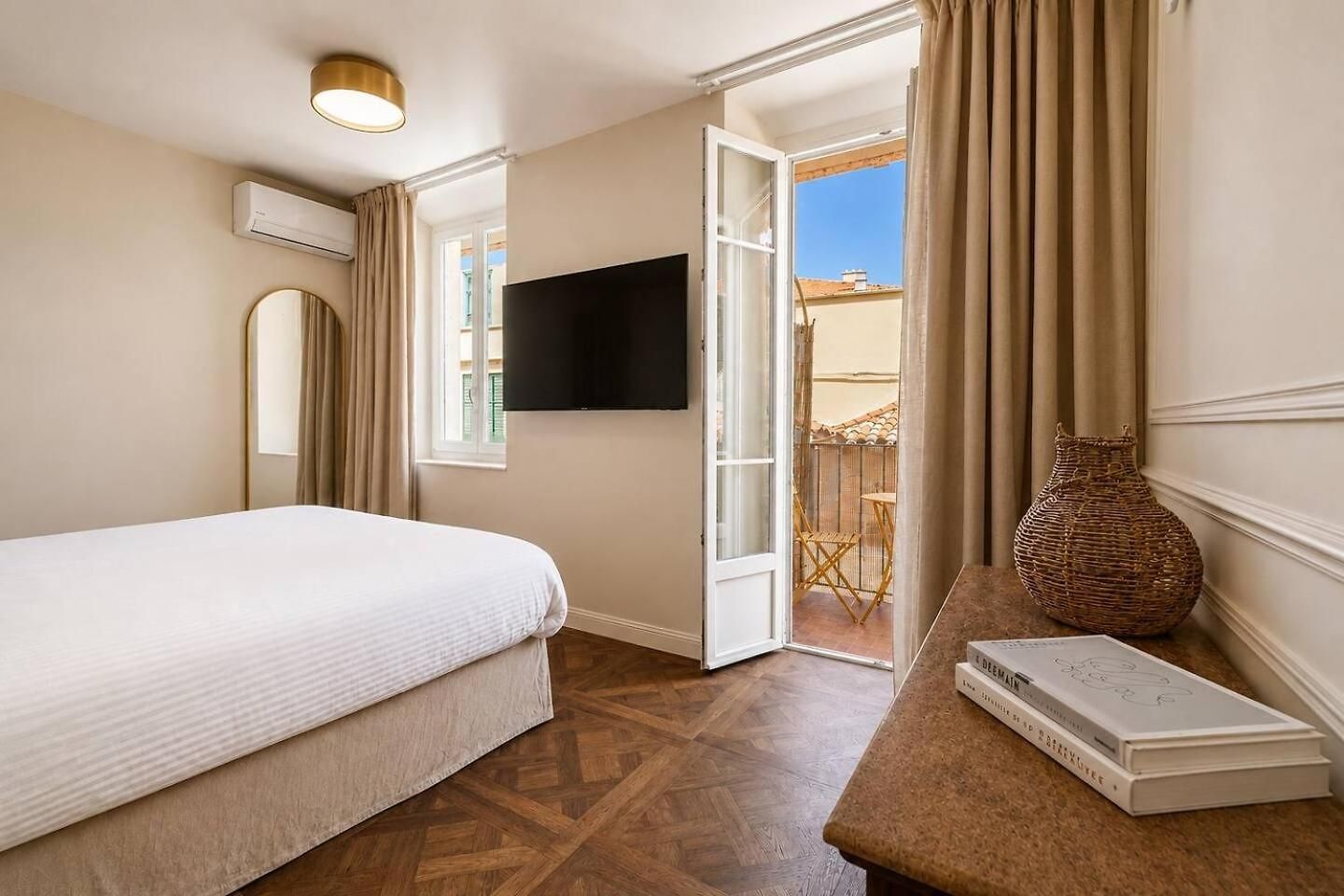 Old - Luxury New 5br - Sleeps 12 - Ac Apartment