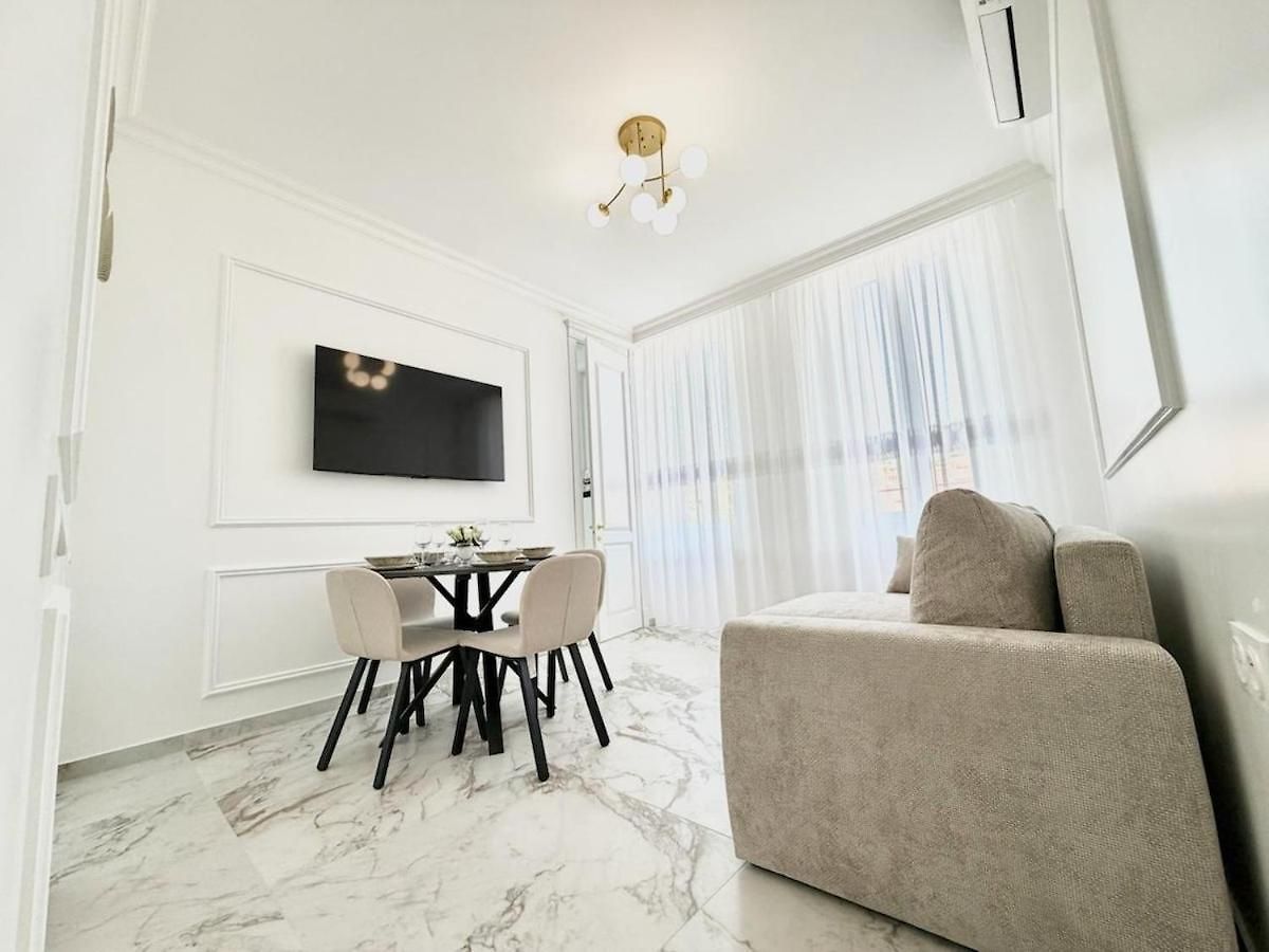 Apartment Bright With Garden Near Nice