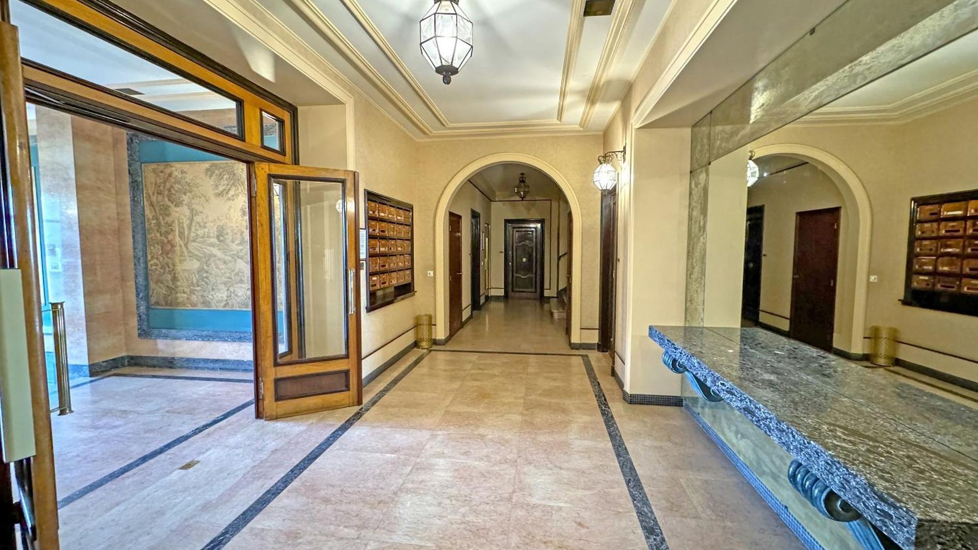 Rare Seafront Garden On Promenade Apartment Nice