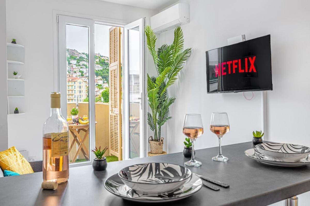 Relaxation & Comfort Design With Ambient Led Apartment Nice